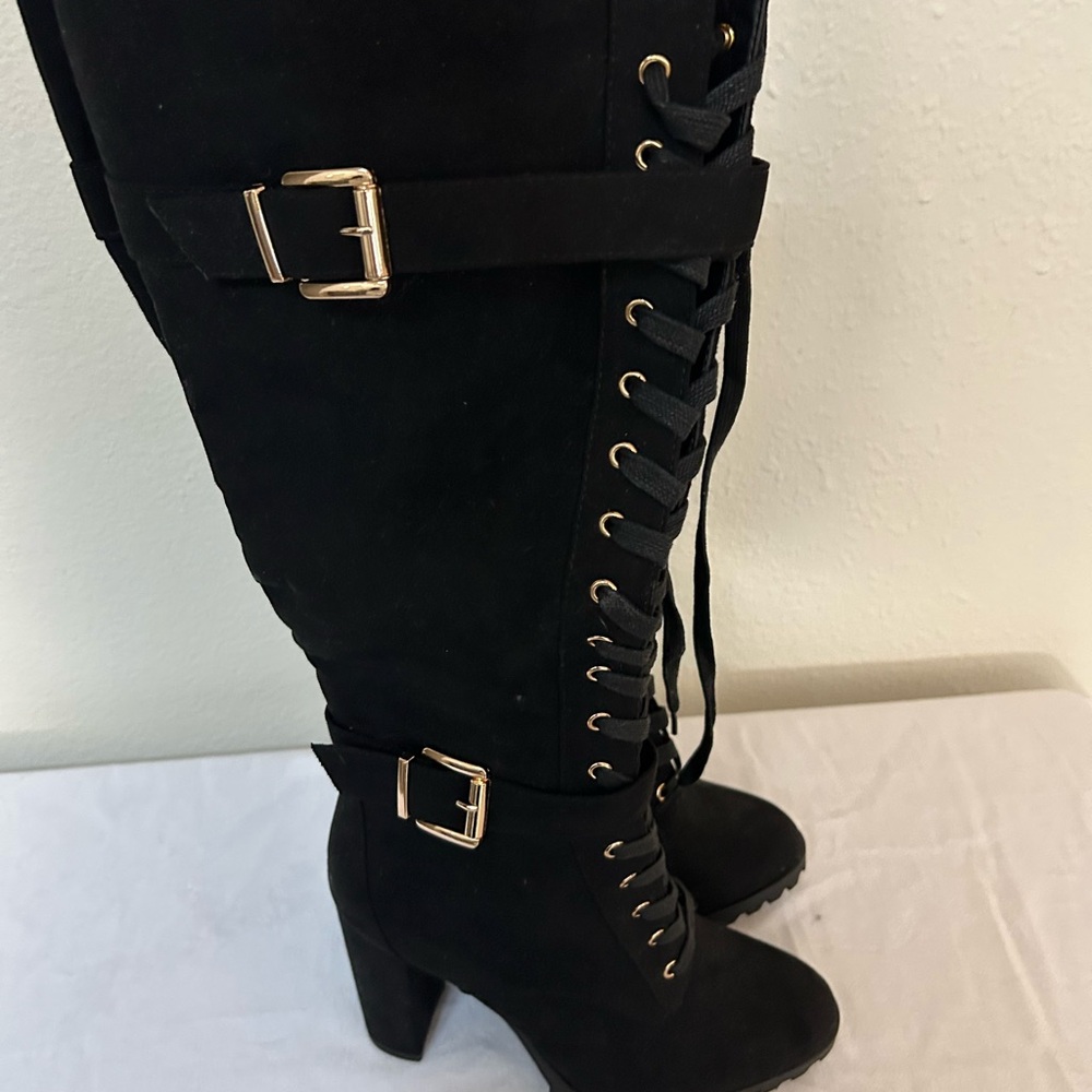 Chic Black Lace-Up Heeled Boots